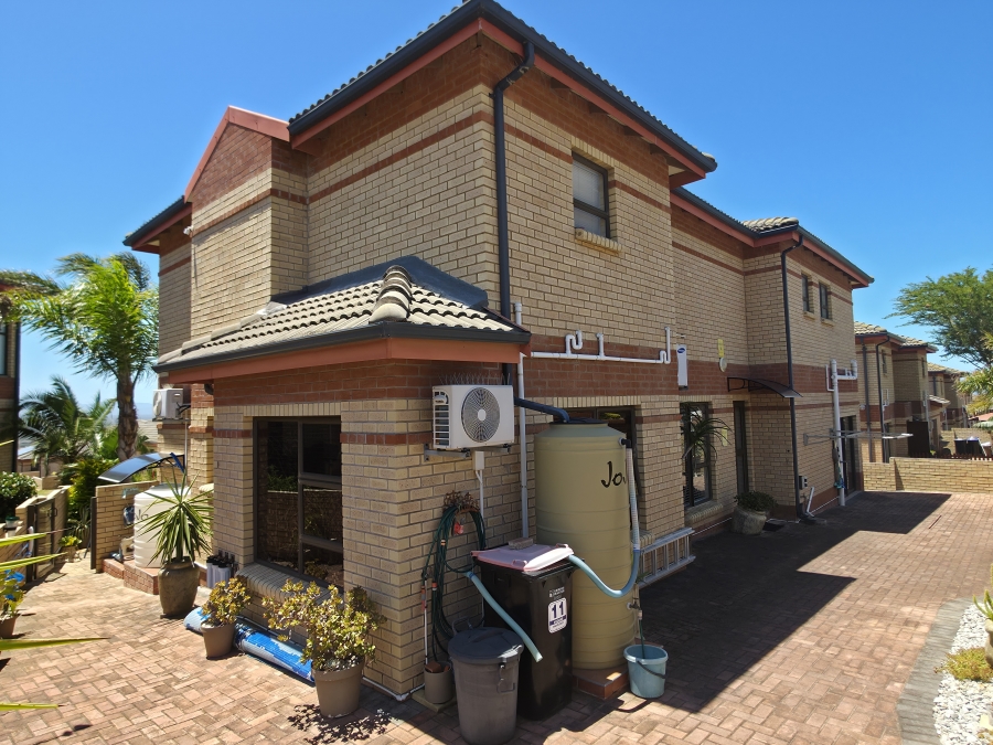 3 Bedroom Property for Sale in Wavecrest Eastern Cape